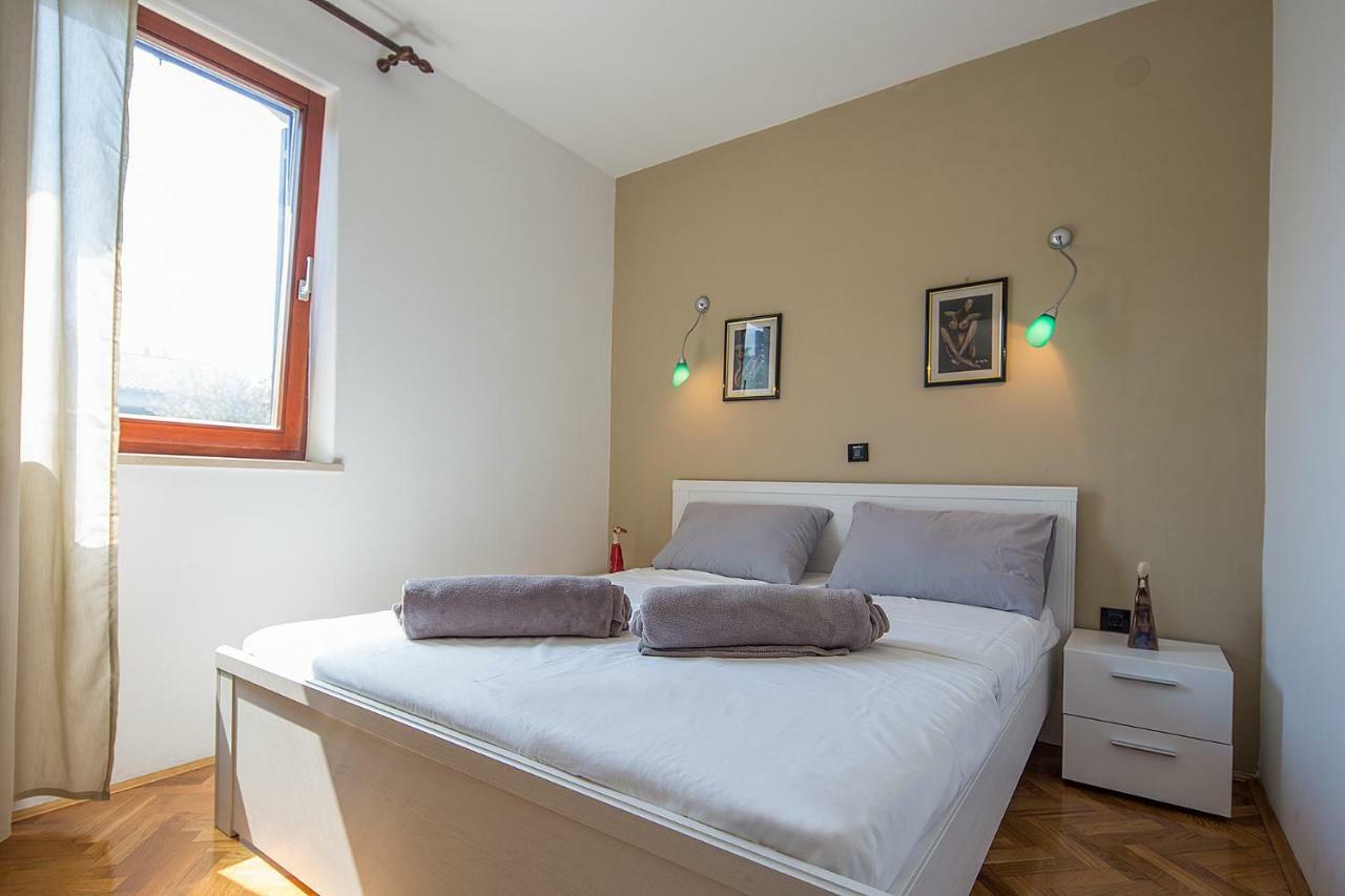 Apartments Bo Малинска Екстериор снимка