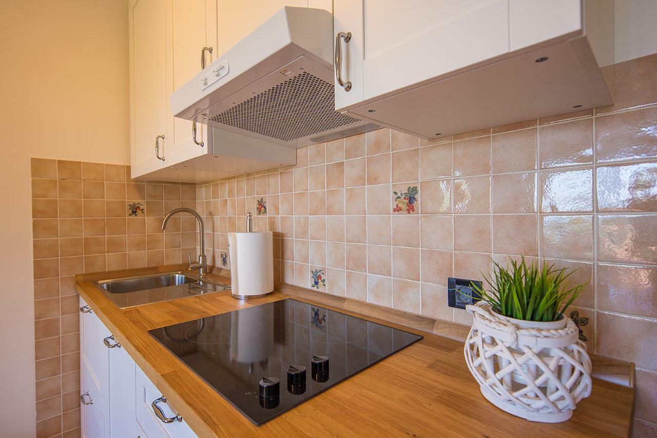 Apartments Bo Малинска Екстериор снимка