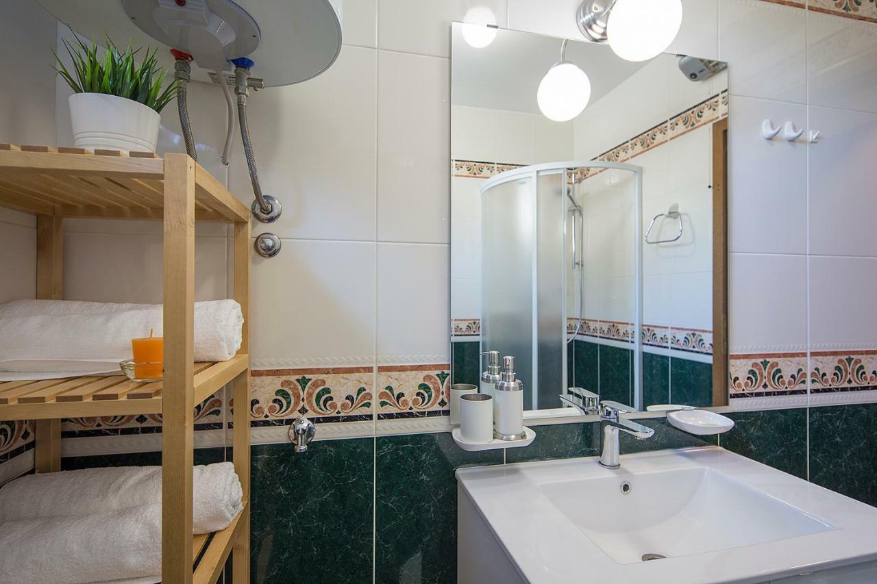 Apartments Bo Малинска Екстериор снимка